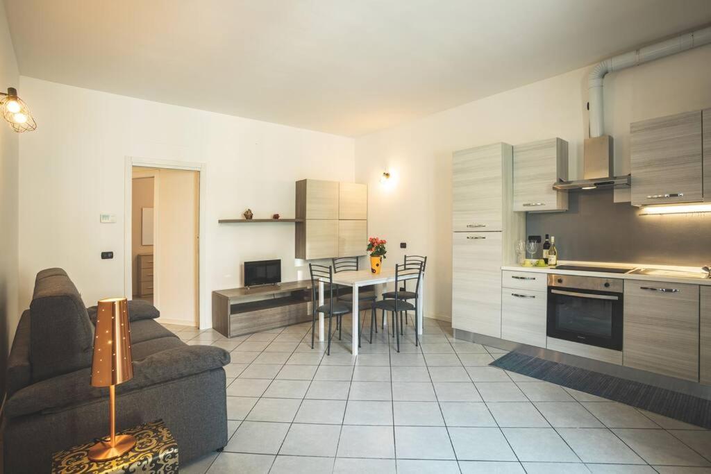 Suite Il Borgo Monza - Milano + Garage Privato Desio Esterno foto